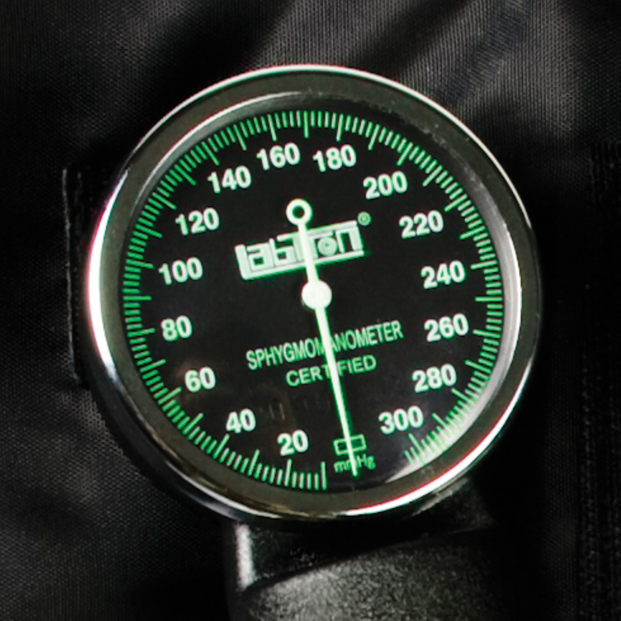 GF Luminescent Dial Sphygmomanometer with TriggerType Air Release Valve